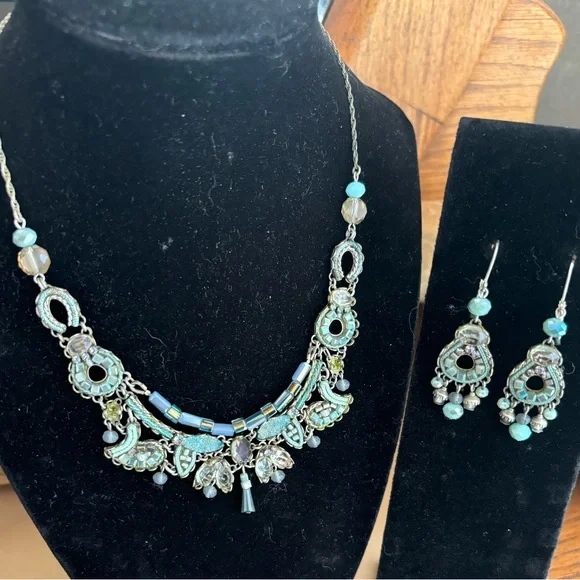 Ayala bar necklace and earring set - Picture 9 of 10